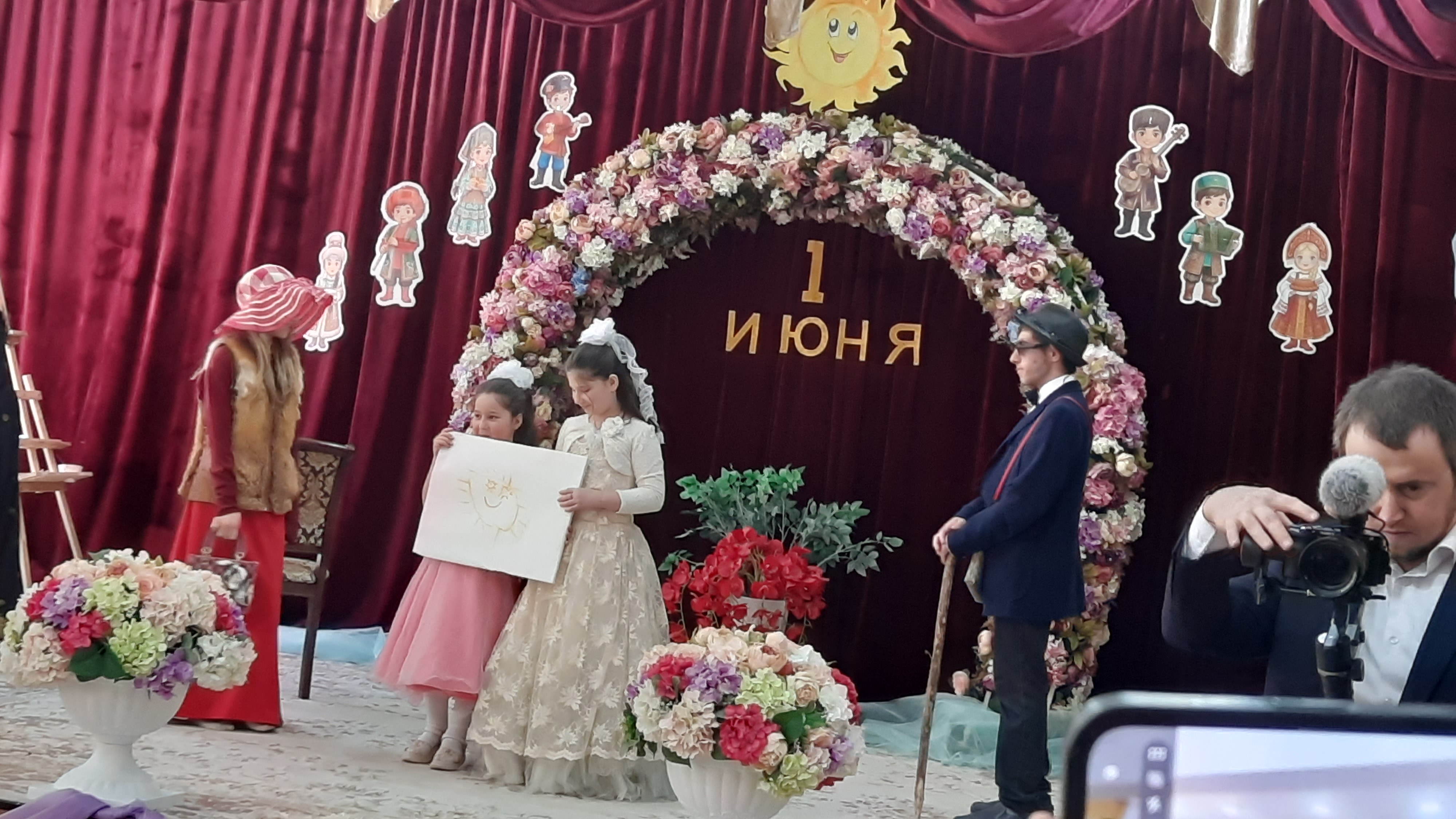 Председатель правительства Республики Дагестан Магомед Рамазанов в День защиты детей в ГКУ РД «ДЕТСКИЙ ДОМ №7» г. Избербаш .Министерства труда и социального развития  Республики Дагестан.